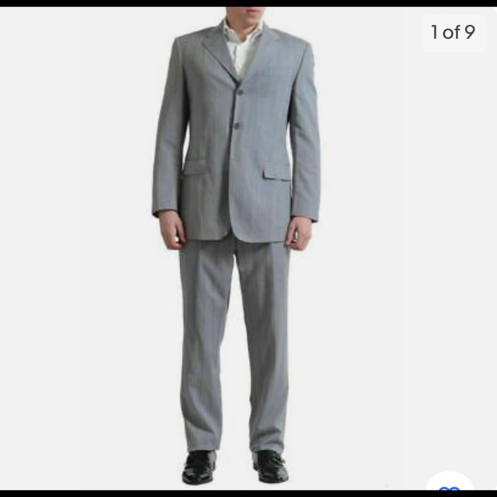 GIANFRANCO FERRE grey pinstriped MENS suit. Size 48 ITALIAN